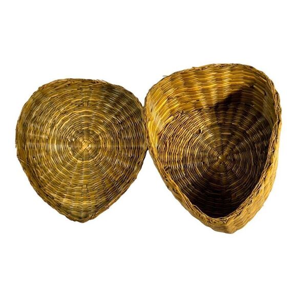 Handwoven Heart-Shaped Pine Straw Woven Basket With Lid For Storage Decoration - Picture 8 of 8